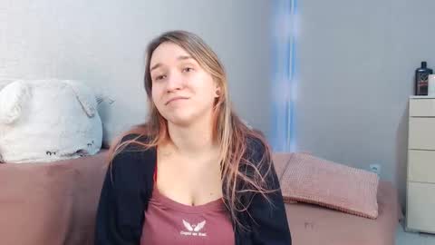 Lovely Hayley online show from 02.03.26