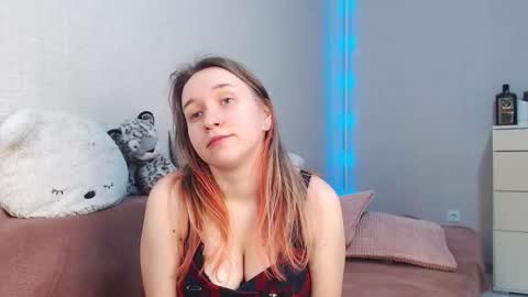 Lovely Hayley online show from 03.04.26