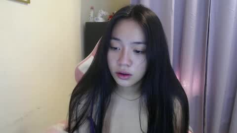 lovely_leah23 online show from 10.12.25