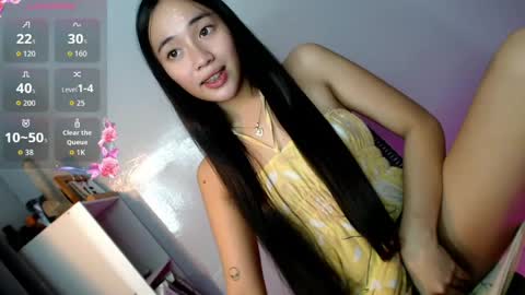 Snapshot of lovely_leah23 chatting on 05.22.26 lovely_leah23 online show from 05.22.26