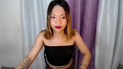 Snapshot of lovely_lianne chatting on 10.11.25 lovely_lianne online show from 10.11.25