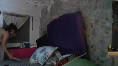 Snapshot of lovely_maia chatting on 11.12.25 Maya online show from 11.12.25