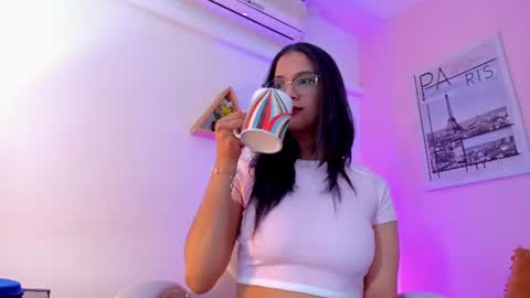 Snapshot of lovely_oliviaa chatting on 07.04.26 Olivia online show from 07.04.26