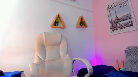 Snapshot of lovely_oliviaa chatting on 07.18.26 Olivia online show from 07.18.26
