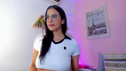 Snapshot of lovely_oliviaa chatting on 07.28.26 Olivia online show from 07.28.26