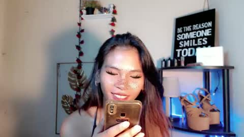 Snapshot of lovely_oliviax chatting on 04.19.26 KATE online show from 04.19.26