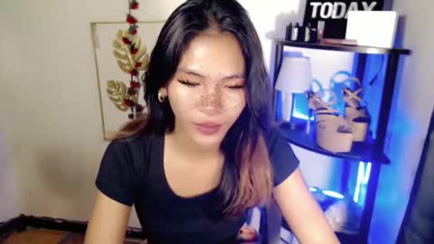 Snapshot of lovely_oliviax chatting on 04.21.26 KATE online show from 04.21.26