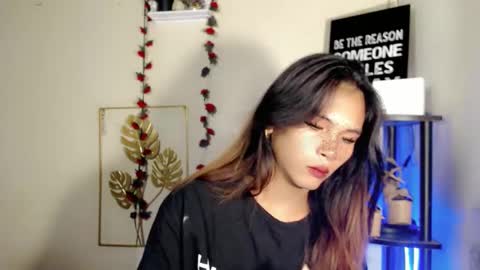 Snapshot of lovely_oliviax chatting on 04.23.26 KATE online show from 04.23.26