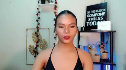 Snapshot of lovely_oliviax chatting on 04.26.26 KATE online show from 04.26.26