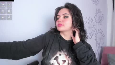 Snapshot of lovely_paris_01 chatting on 02.07.25 Paris Rose online show from 02.07.25