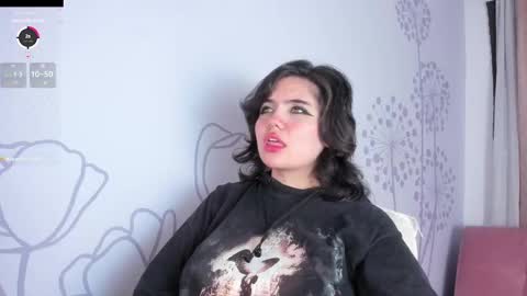 Snapshot of lovely_paris_01 chatting on 02.19.25 Paris Rose online show from 02.19.25