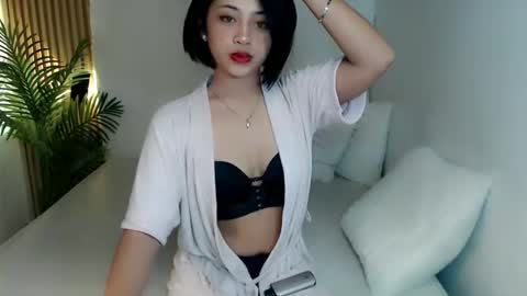 Snapshot of lovely_pearlx chatting on 04.22.26 online show from 04.22.26