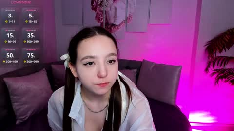 Snapshot of lovely_poppy chatting on 01.30.25 Lolly online show from 01.30.25