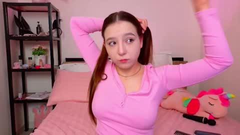 Snapshot of lovely_poppy chatting on 09.20.25 Lolly online show from 09.20.25