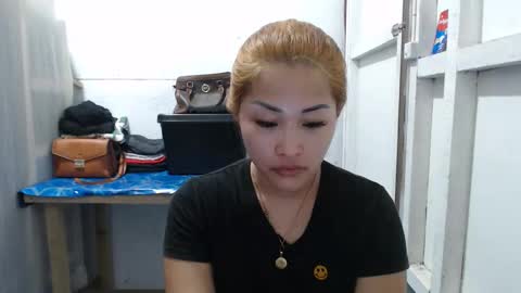 Snapshot of lovely_singlemom chatting on 05.15.26 ask me dear online show from 05.15.26