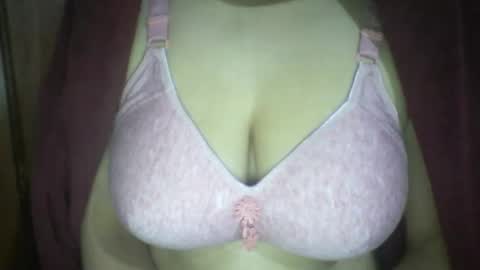 Snapshot of lovely_sweet_girl chatting on 12.30.24 katrina follow me guys online show from 12.30.24