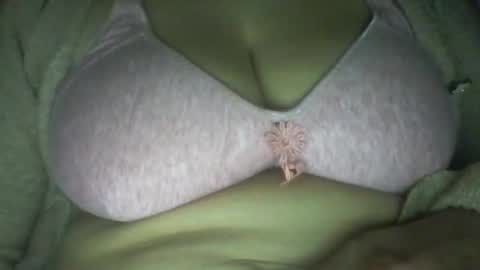 Snapshot of lovely_sweet_girl chatting on 01.01.25 katrina follow me guys online show from 01.01.25