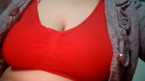 Snapshot of lovely_sweet_girl chatting on 01.13.25 katrina follow me guys online show from 01.13.25