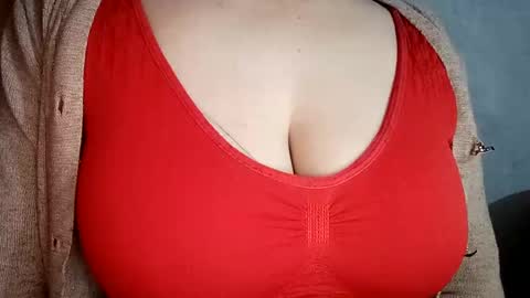 Snapshot of lovely_sweet_girl chatting on 02.02.25 katrina follow me guys online show from 02.02.25