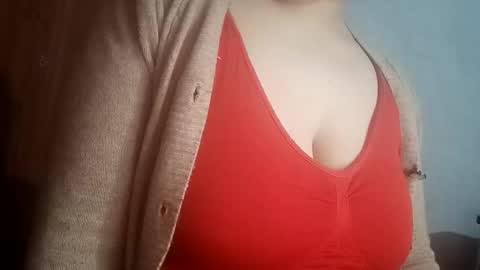 Snapshot of lovely_sweet_girl chatting on 02.10.25 katrina follow me guys online show from 02.10.25