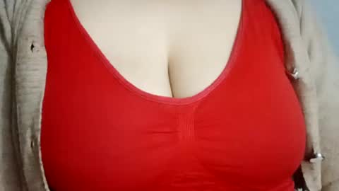 Snapshot of lovely_sweet_girl chatting on 03.05.25 katrina follow me guys online show from 03.05.25