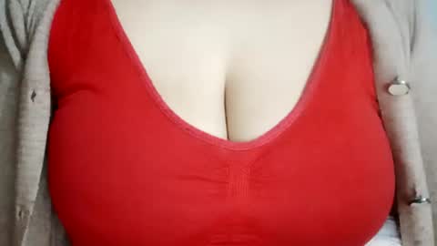 Snapshot of lovely_sweet_girl chatting on 03.05.25 katrina follow me guys online show from 03.05.25