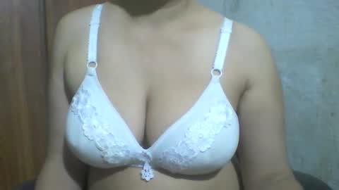 Snapshot of lovely_sweet_girl chatting on 10.25.25 katrina follow me guys online show from 10.25.25