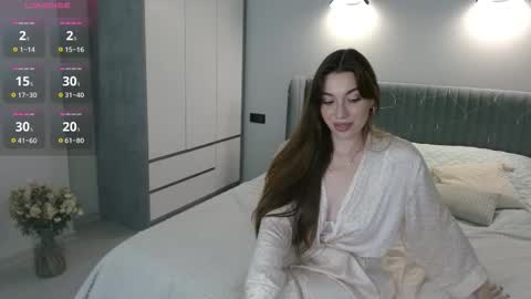 Snapshot of lovelyamily chatting on 09.13.25 Lovely Emily online show from 09.13.25