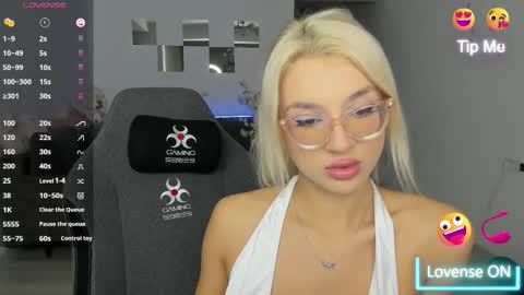 lovelybianca_ online show from 11.09.25