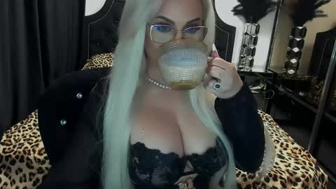 Snapshot of lovelyblondyxxx chatting on 04.29.26 PrAllinXXXa online show from 04.29.26