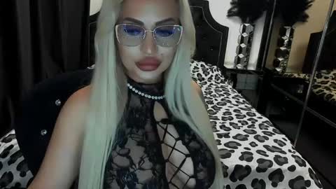 Snapshot of lovelyblondyxxx chatting on 05.07.26 PrAllinXXXa online show from 05.07.26