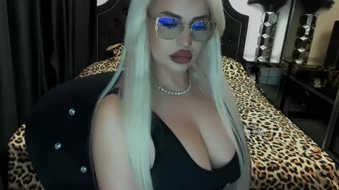 Snapshot of lovelyblondyxxx chatting on 06.02.26 PrAllinXXXa online show from 06.02.26