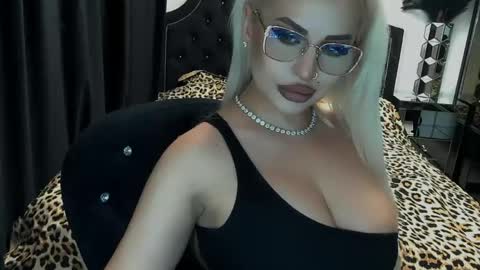 Snapshot of lovelyblondyxxx chatting on 06.03.26 PrAllinXXXa online show from 06.03.26
