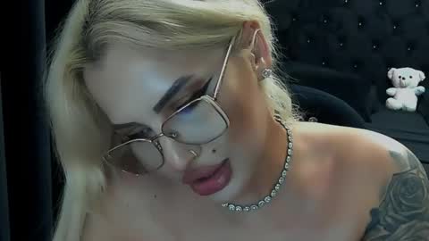 Snapshot of lovelyblondyxxx chatting on 06.08.26 PrAllinXXXa online show from 06.08.26