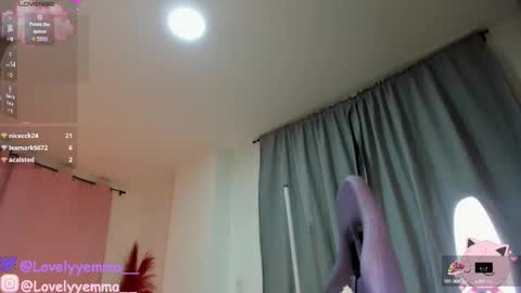 Snapshot of lovelyemma__ chatting on 09.13.25   online show from 09.13.25