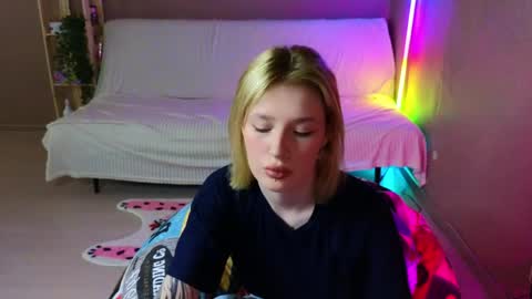 Snapshot of lovelygirllss chatting on 05.17.26 your sweet girls online show from 05.17.26