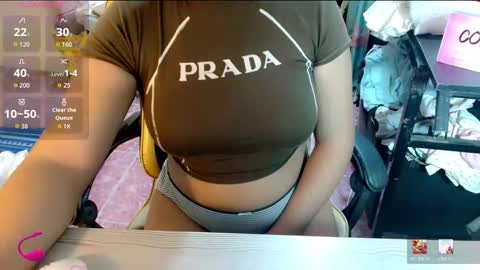 Snapshot of lovelylanah chatting on 01.12.26 lanah online show from 01.12.26