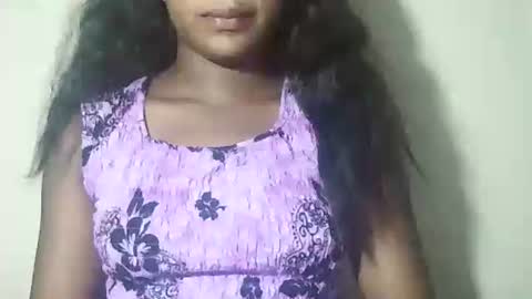 Snapshot of lovelylarra chatting on 03.31.26 lovelylarra online show from 03.31.26