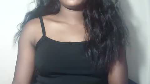 Snapshot of lovelylarra chatting on 04.03.26 lovelylarra online show from 04.03.26