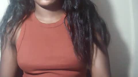 Snapshot of lovelylarra chatting on 04.05.26 lovelylarra online show from 04.05.26