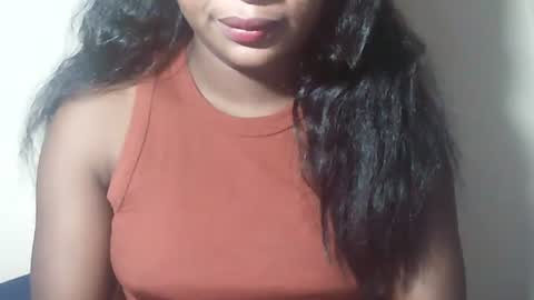 Snapshot of lovelylarra chatting on 04.06.26 lovelylarra online show from 04.06.26