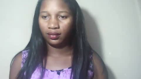Snapshot of lovelylarra chatting on 04.12.26 lovelylarra online show from 04.12.26