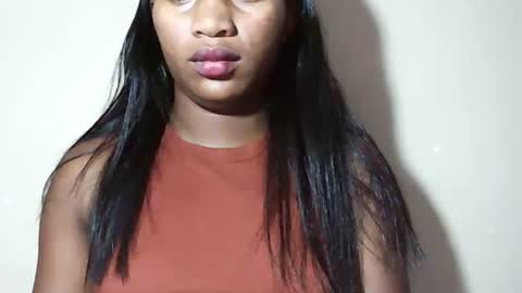 Snapshot of lovelylarra chatting on 04.18.26 lovelylarra online show from 04.18.26