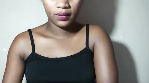 Snapshot of lovelylarra chatting on 05.14.26 lovelylarra online show from 05.14.26