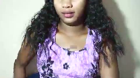Snapshot of lovelylarra chatting on 05.15.26 lovelylarra online show from 05.15.26
