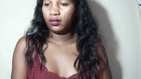 Snapshot of lovelylarra chatting on 05.17.26 lovelylarra online show from 05.17.26