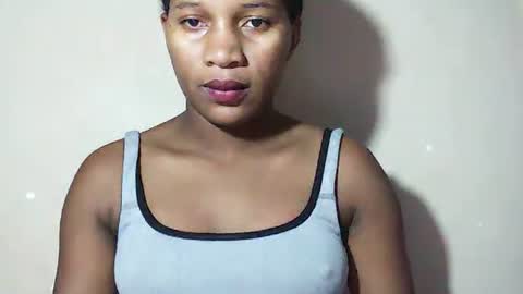 Snapshot of lovelylarra chatting on 05.19.26 lovelylarra online show from 05.19.26