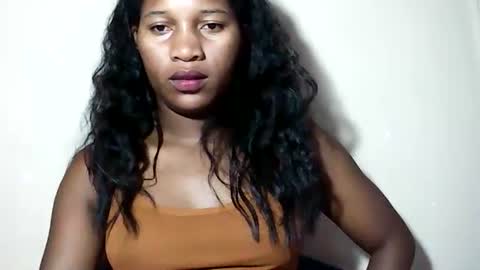 Snapshot of lovelylarra chatting on 05.27.26 lovelylarra online show from 05.27.26