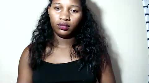 Snapshot of lovelylarra chatting on 05.28.26 lovelylarra online show from 05.28.26