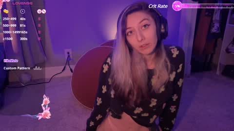 lovelylittlelucyy online show from 01.06.25